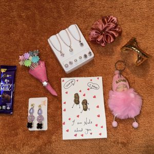 Classic valentine Combo Hamper